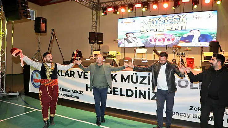 Kars'ta Aşıklar ve Halk Müziği Şöleni Büyük Beğeni Topladı