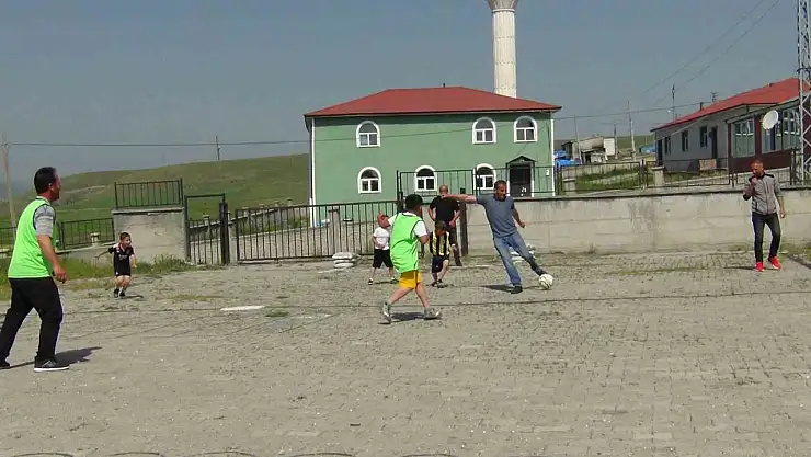 Kars'ta Babalar Günü, Futbol Etkinlikleriyle Renklendi!