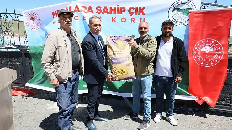Kars'ta Çiftçilere Yüzde 100 Hibeli 60 Ton Korunga Tohumu Dağıtıldı