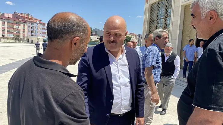 Kars'ta Cuma Namazı Sonrası Lider Buluşmasıyla Birlik ve Beraberlik Vurgulandı