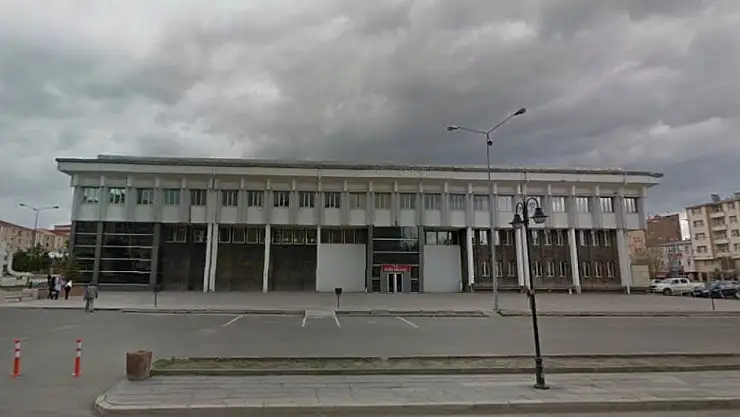 Kars'ta Cumhuriyet Coşkusu Tiyatro ile Taçlanıyor