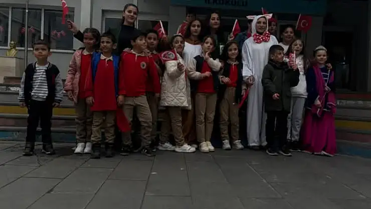 Kars'ta Cumhuriyet Coşkusu: Yeşilay Gönüllüleri Sahadaydı