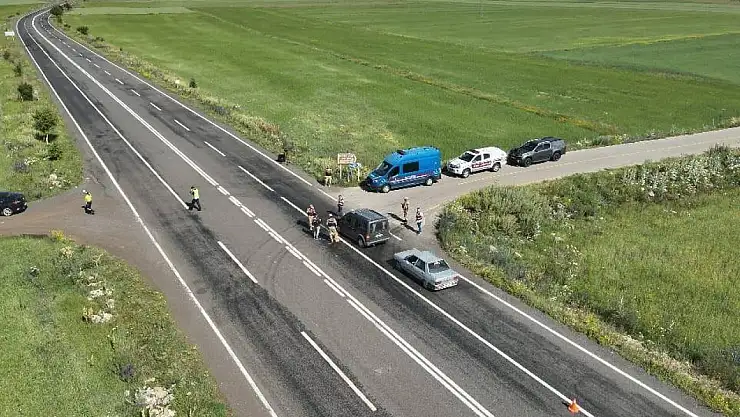 Kars'ta düzensiz göçle mücadele için geniş çaplı güvenlik uygulaması gerçekleştirildi