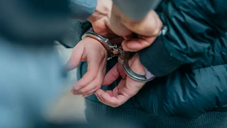 Kars'ta ehliyet sınavında kopya düzeneğiyle yakalanan 3 kişi gözaltına alındı