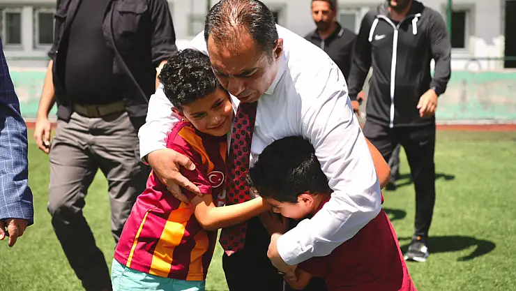 Kars'ta Gençler İçin Ücretsiz Futbol Okulu Açıldı