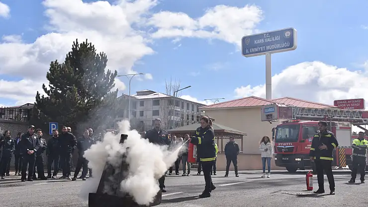 Kars'ta gerçeğini aratmayan yangın tatbikatı