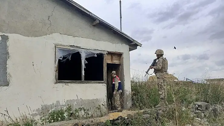 Kars'ta güvenlik uygulamasında 2,196 kişiye sorgulama, 7 kişi yakalandı 5 yabancıya ceza kesildi