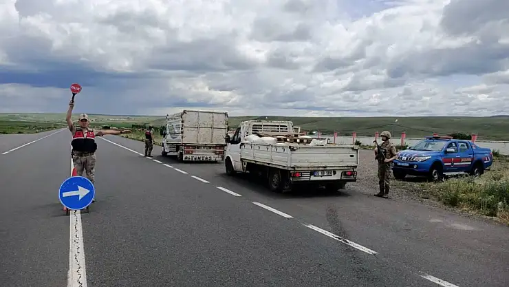 Kars'ta Huzurlu Sokaklar Uygulaması ile güvenlik denetimleri artırıldı