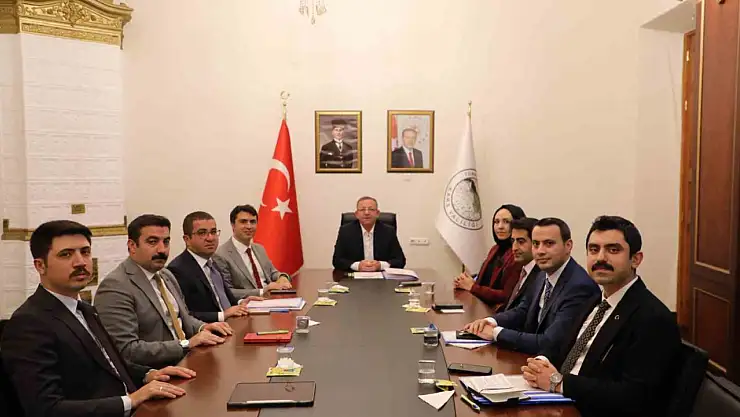 Kars'ta Kaymakamlar Toplantısı Düzenlendi: Yerel Yönetimde Yeni Hedefler Belirlendi