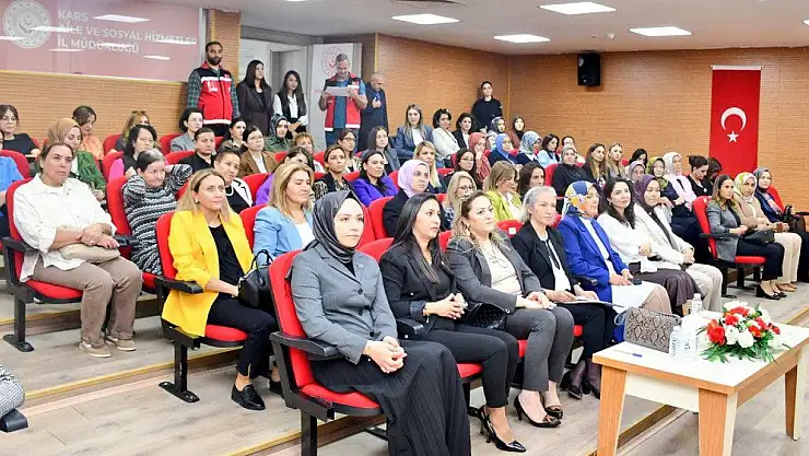 Kars'ta Koruyucu Ailelik Farkındalık Toplantısı Düzenlendi