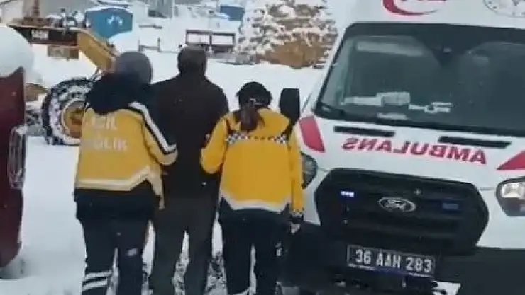 Kars'ta köyde mahsur kalan hasta kurtarıldı