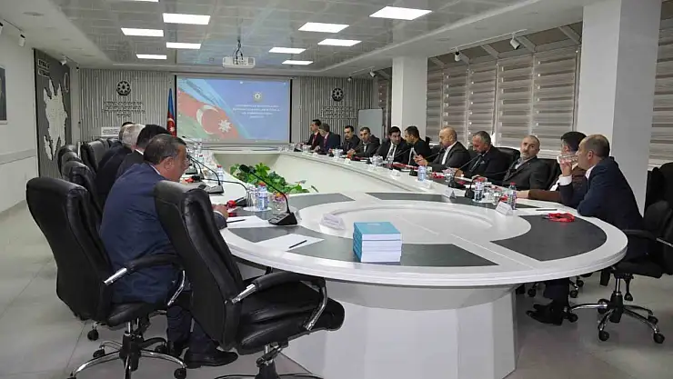 Kars'ta Küresel Ekonomi İçin Önemli Adım: Serhat İlleri Ekonomik Forumu Başlıyor!