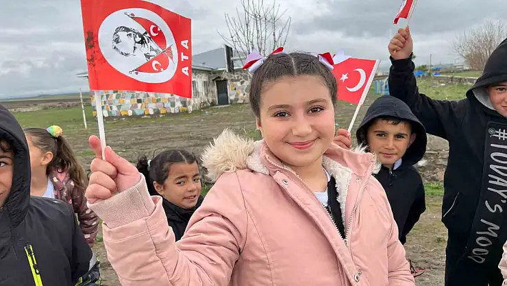 Kars'ta Öğrenciler, 23 Nisan'ı Atatürk ve Bayraklarla Coşkuyla Kutladı!