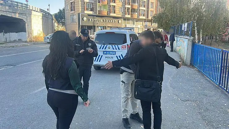 Kars'ta Okul Çevrelerinde Güvenlik Uygulamaları Aralıksız Sürüyor