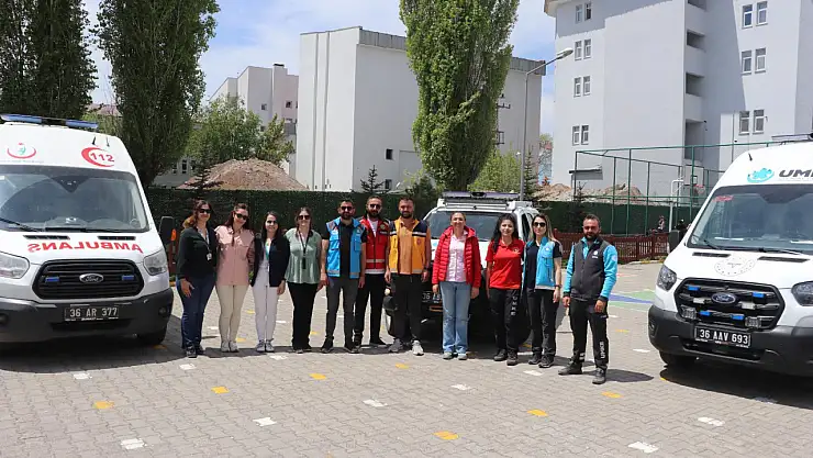 Kars'ta Sağlıklı Çocuk Sağlıklı Gelecek Programı Kapsamında Öğrencilere Sağlık Eğitimi Verildi