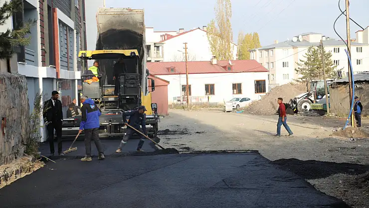 Kars'ta Şehitler Mahallesi'nde Asfaltlama Çalışmaları Tamamlandı