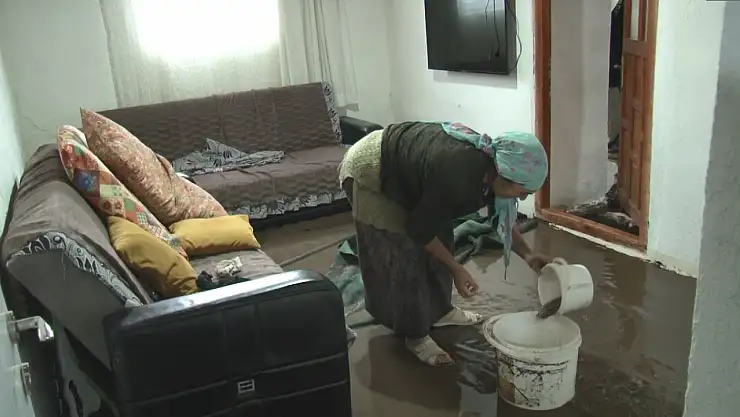 Kars'ta Şiddetli Yağışlar, Sele Neden Oldu Evler Su İçinde Kaldı