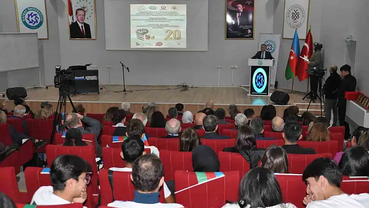 Kars'ta Türk Dünyasında Azerbaycan Türkçesi ve Edebiyatı Sempozyumu Düzenlendi