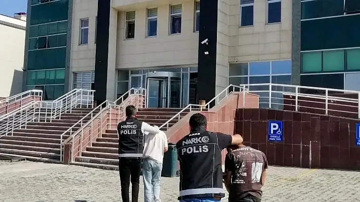 Kars'ta uyuşturucu operasyonu: 2 tacir tutuklandı