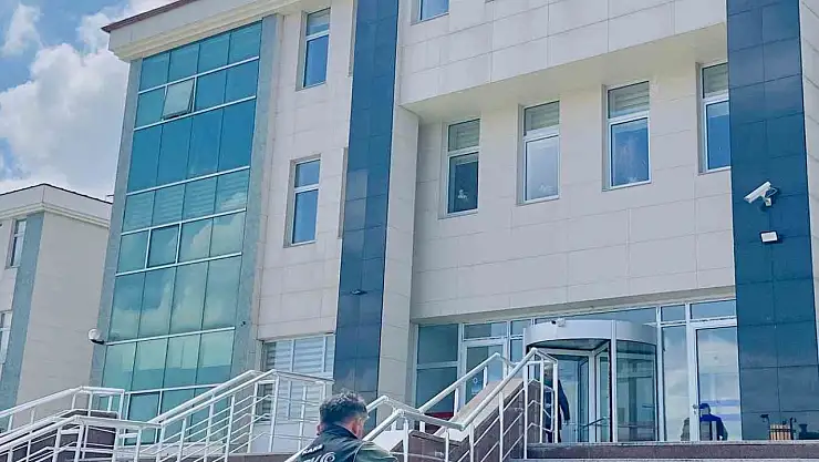 Kars'ta Uyuşturucu Satıcısı Operasyonla Ele Geçirildi