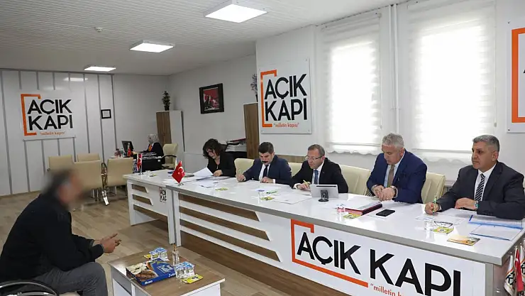 Kars Vali Ziya Polat, Halk Günü Toplantısında Vatandaşları Dinledi