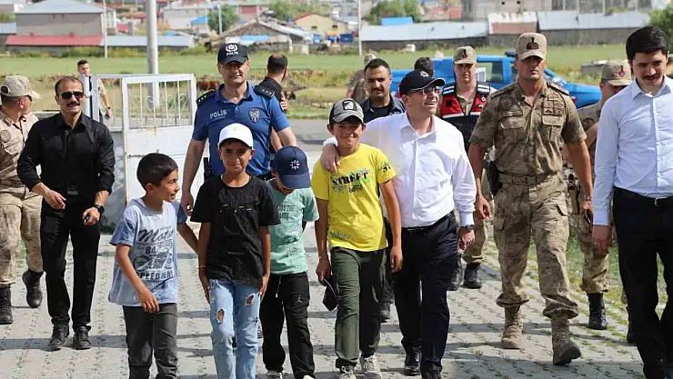 Kars Valisi Ziya Polat, Digor'da İhtiyaçlarını Giderdi