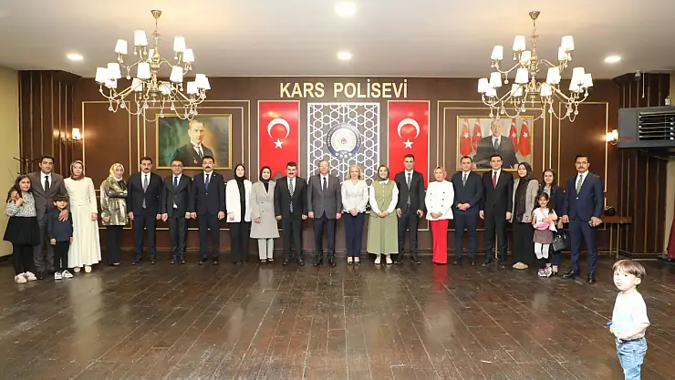 Kars Valisi Ziya Polat, Görev Yeri Değişen Mülki İdare Amirleri ve Aileleriyle Bir Araya Geldi