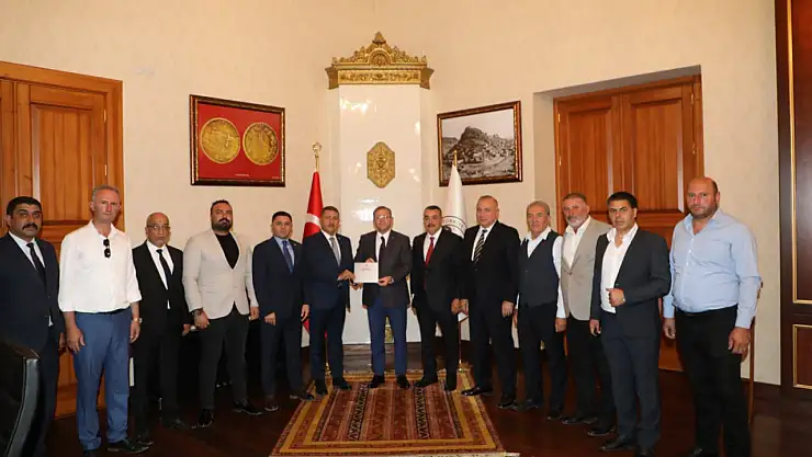 Kars Valisi Ziya Polat, MHP Heyetini Makamında Ağırladı