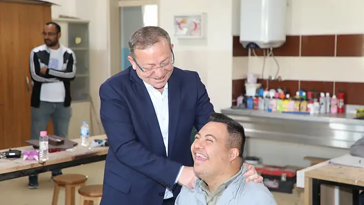 Kars Valisi Ziya Polat'tan Dede Korkut Özel Eğitim Meslek Okulu'na Ziyaret