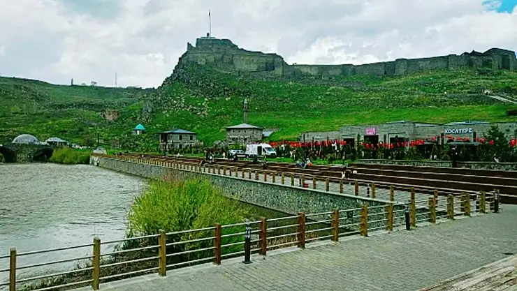 Kars ve Çevresinde Kuvvetli Yağış ve Fırtına Uyarısı: Vatandaşlar Dikkatli Olmalı!