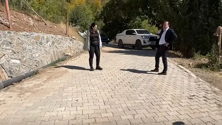 Karşıyaka Mahallesi'nde Tehlikeli Alanlara Taş ve Beton Duvar Yapıldı
