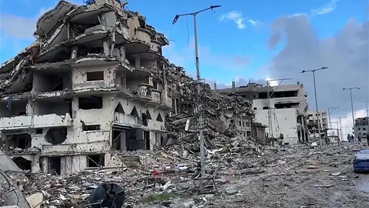 Katar'dan İsrail'in UNRWA'ya bağlı 6 okulu kapatmasına kınama