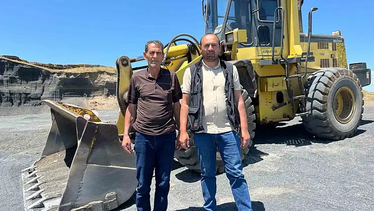 Kayaköprü Köyü'nde yol çalışmaları hız kazandı, Kaymakam Demirtaş vatandaşlarla bir araya geldi