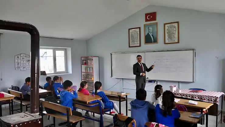 Kaymakam Demirtaş, köy okullarını ziyaret ederek öğretmen ve öğrencilerle buluştu!