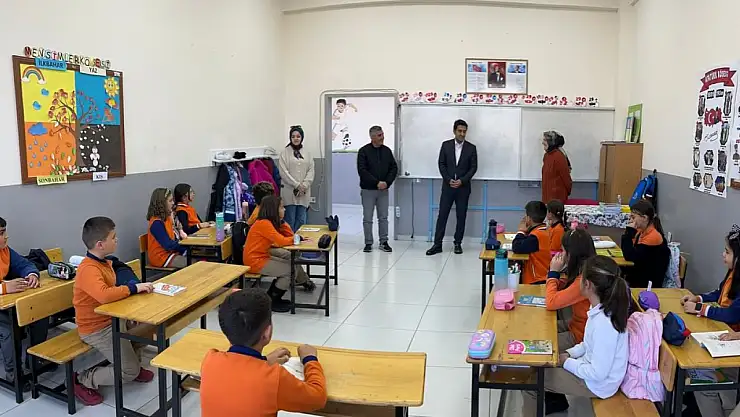 Kaymakam Enis Aslantatar'dan 15 Temmuz Şehitleri İlkokuluna Ziyaret