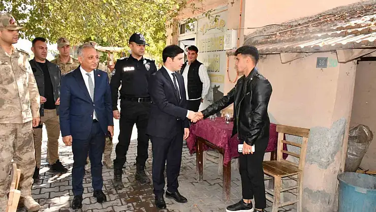 Kaymakam Gülnar, esnaf ve vatandaşlarla bir araya gelerek ihtiyaçları dinledi