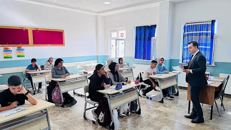 Kaymakam İsmail Güney, Dağdibi Ortaokulu'nu Ziyaret Etti