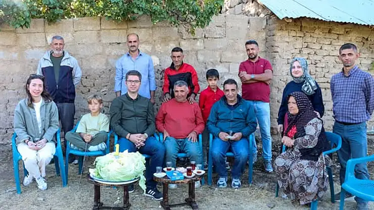 Kaymakam Karaloğlu, Erciş Lahanası Hasadına Katıldı
