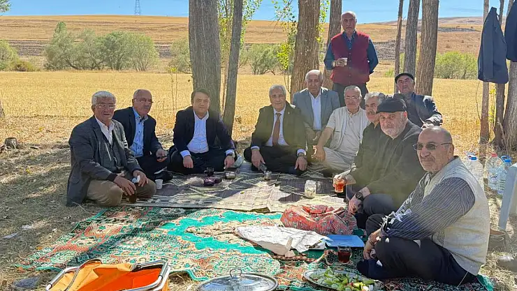 Kaymakam Saygılı ve Başkan Yakut, vatandaşın sofrasına konuk oldu