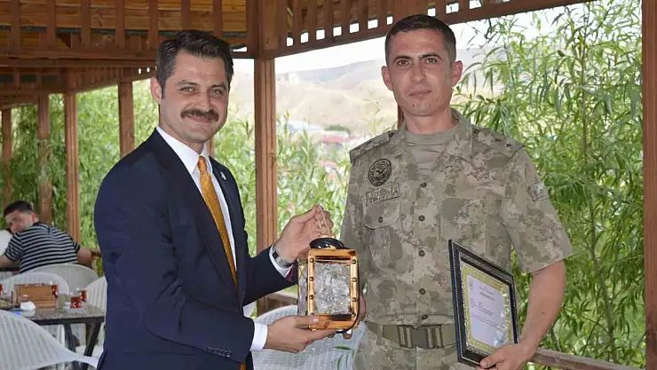 Kaymakam Yılmaz'dan Duygusal Veda Programı: Son Görevi İçin Bir Araya Geldiler