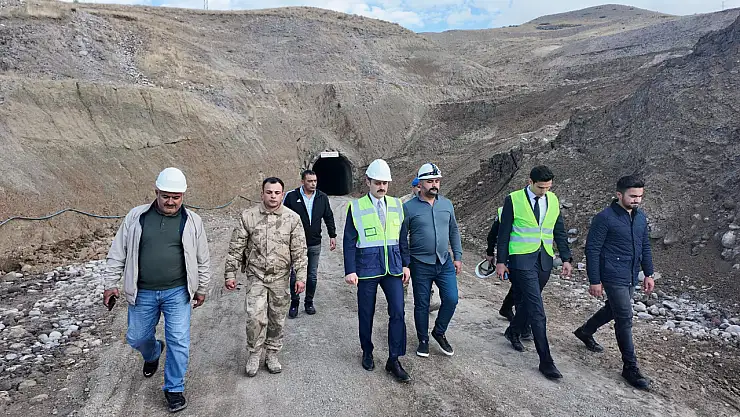 Kaymakam Yılmaz, Tahsin Can Kaya Tuzu İşletmelerini Ziyaret Etti