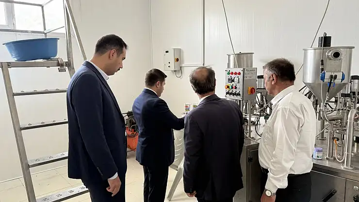 Kaymakamlar, Tarımsal Kooperatifin Geleceği İçin Mandıra Tesisini Ziyaret Etti