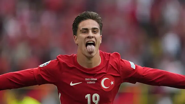 Kenan Yıldız: Türk Futbolunun Parlayan Genç Yıldızı ve Merak Edilen Aşk Hayatı!