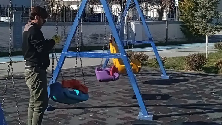 Kent Mobilyaları Yenileniyor: Edremit'te Parklar Daha Konforlu Hale Geliyor