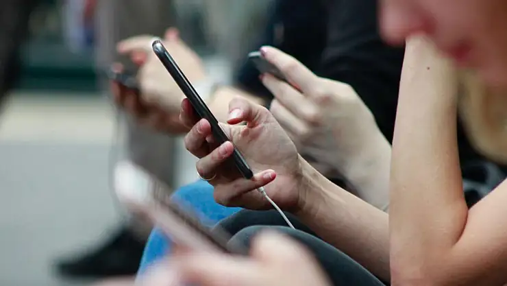 Keşfette gördüğünüz içerikler size nasıl geri geliyor?Yapay zeka bizi mi izliyor?