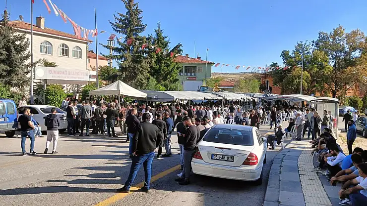 Kırılan asansör faciasında Ağrılı genç son yolculuğuna uğurlandı