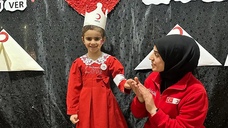 Kızılay Doğubayazıt gönüllüleri miniklere Kızılay'ı eğlenceli yollarla anlattı