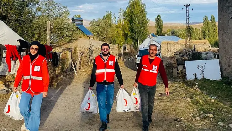 Kızılay Taşlıçay gönüllülerinden köy köy iyilik yolculuğu