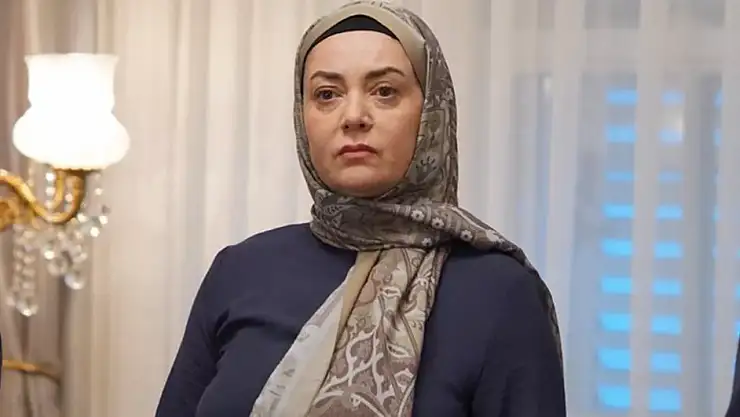 Kızılcık Şerbeti Pembe neden ayrıldı?