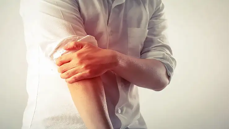 Kol ve bacaktaki ani ağrı ve soğukluk, hayati tehdit oluşturabilir